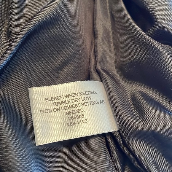 ANA black zip up puffer jacket - Picture 12 of 13